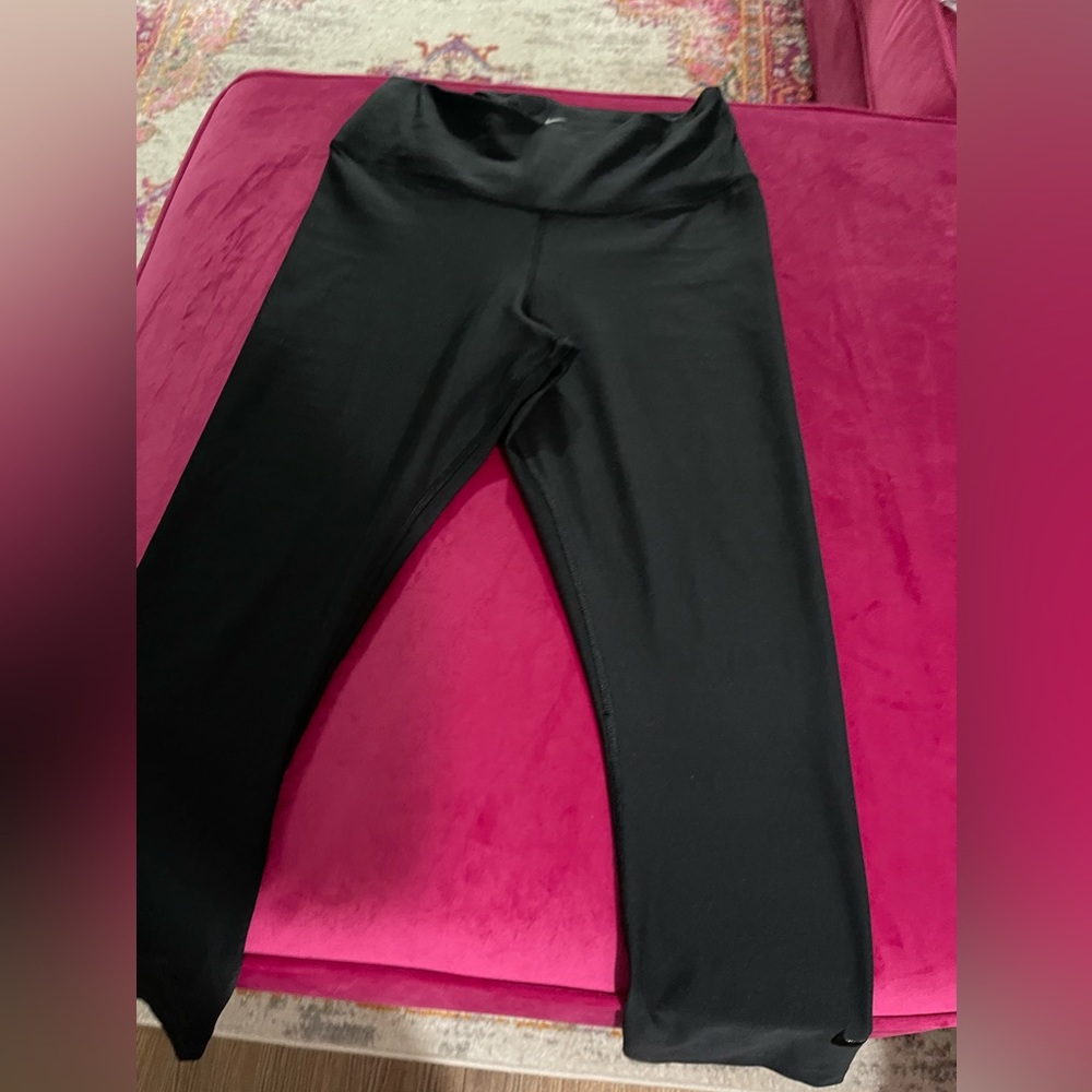 ⚫️Nike DRi-Fit Mid length Leggings